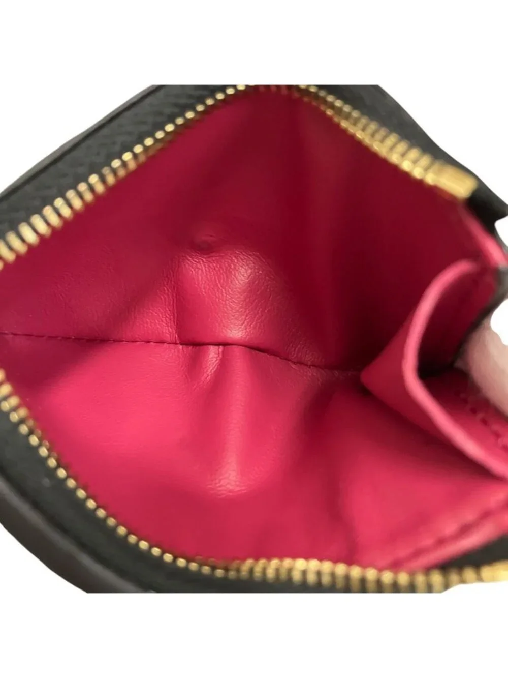 Louis Vuitton Portefeuille Capucines XS Taurillon Trifold Wallet Leather